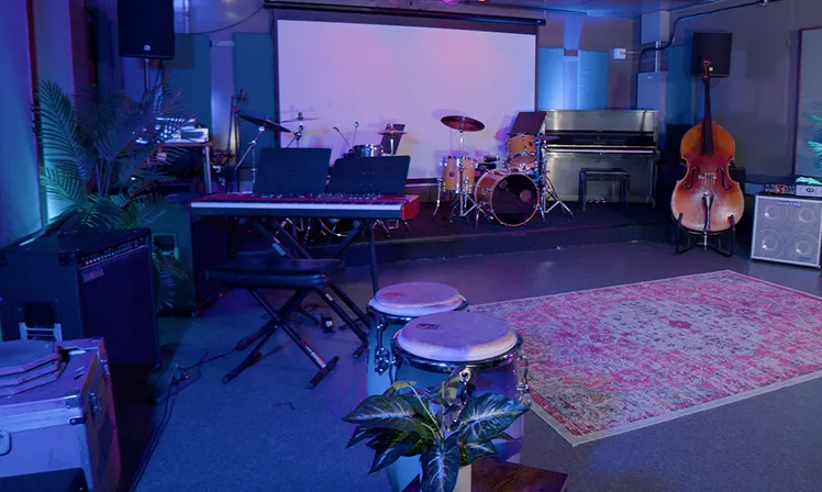 パフォーマンススペース