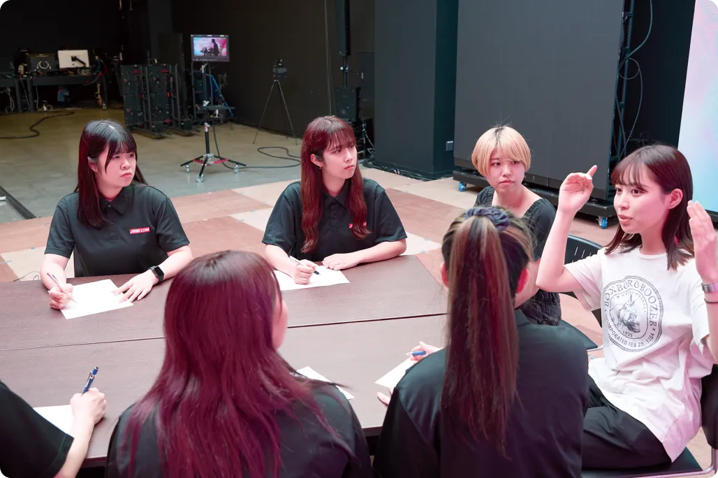 水落さんが話す様子